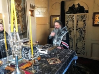 Вечером в Великий понедельник митрополит Кирилл совершил Вечернее богослужение в Иоанно-Предтеченском соборе