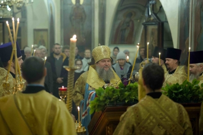 1 ноября 2025 года, в канун дня памяти праведного отрока Артемия Веркольского, митрополит Екатеринбургский и Верхотурский Евгений совершил всенощное бдение